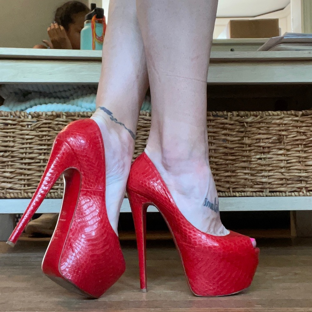 Louboutin Highness 160MM Red Python - 37.5